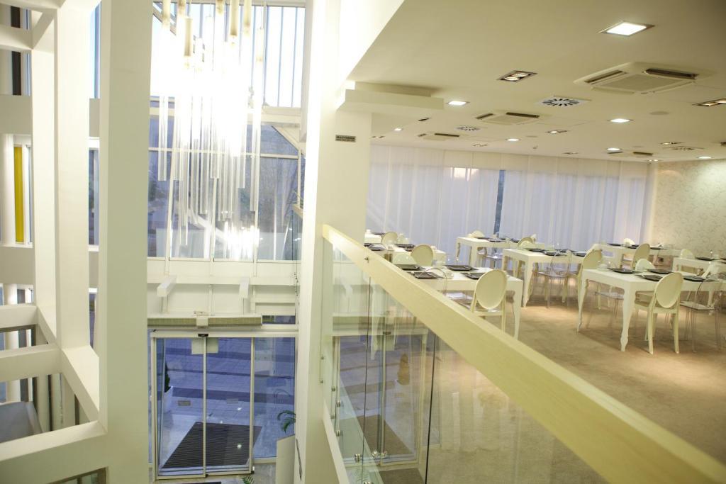 Garni Hotel Centar Novi Sad Nhà hàng bức ảnh